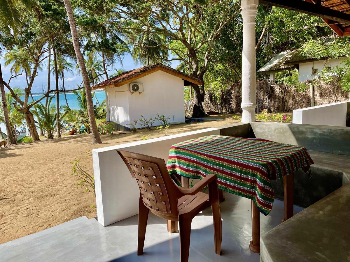 Lazy Bay Hotel Arugam Bay Exterior photo