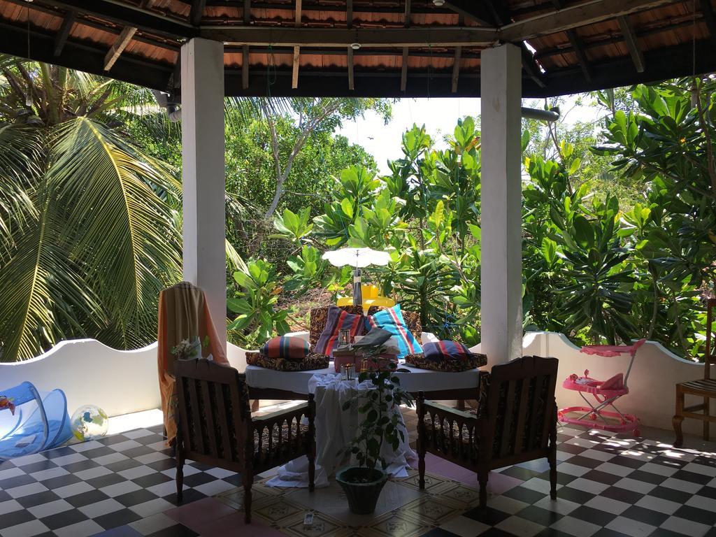 Lazy Bay Hotel Arugam Bay Exterior photo